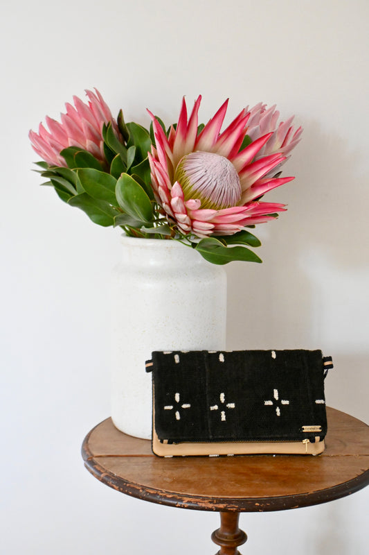 One of Each foldover clutch stof